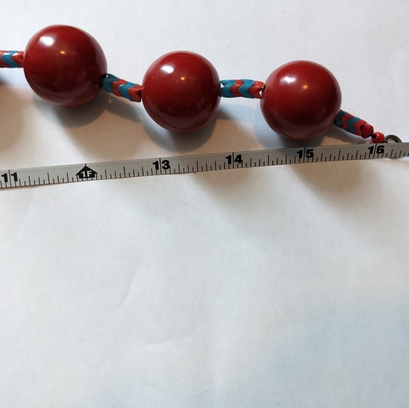 VTG CHUNKY PLASTIC BEADED NECKLACE - Picture 6 of 7